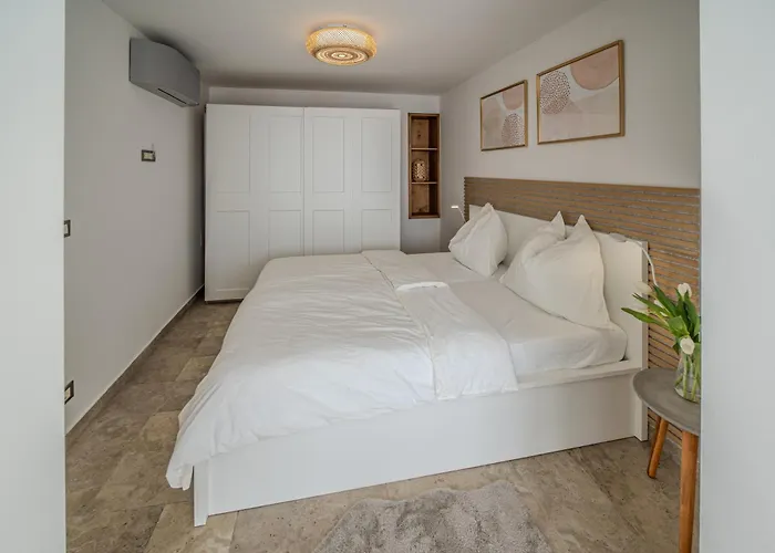 Nachhaltige Wellnessauszeit Mit Traumblick, Pool, Sauna, Whirl-wanne Abbázia