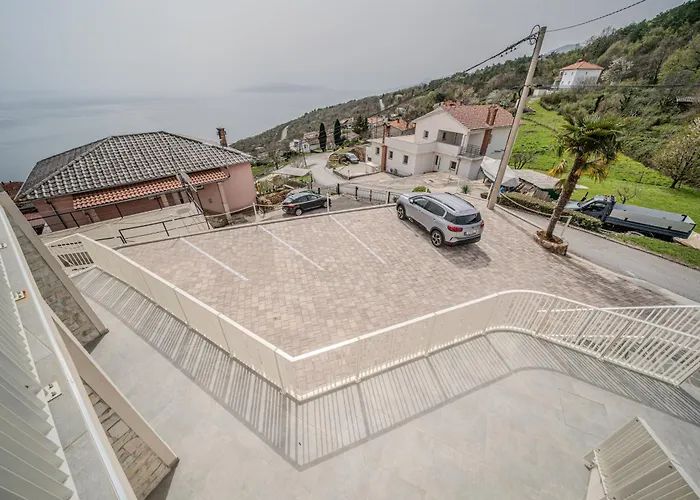 Nachhaltige Wellnessauszeit Mit Traumblick, Pool, Sauna, Whirl-wanne Apartament