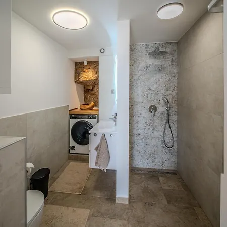 Nachhaltige Wellnessauszeit Mit Traumblick, Pool, Sauna, Whirl-wanne Apartment