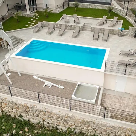 アパート Nachhaltige Wellnessauszeit Mit Traumblick, Pool, Sauna, Whirl-wanne